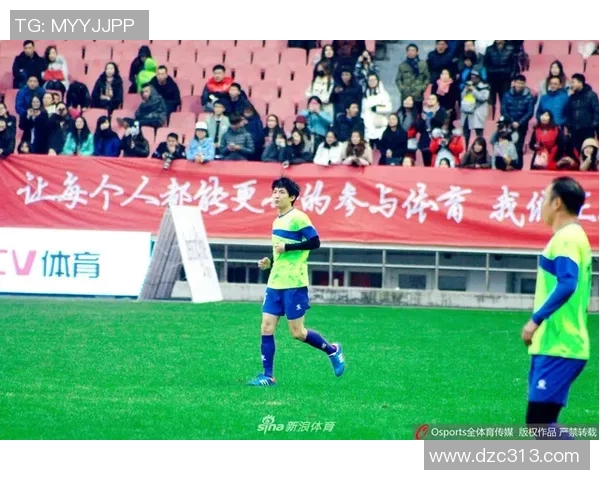 去看篮网的足球明星与球迷互动的精彩瞬间与背后的故事